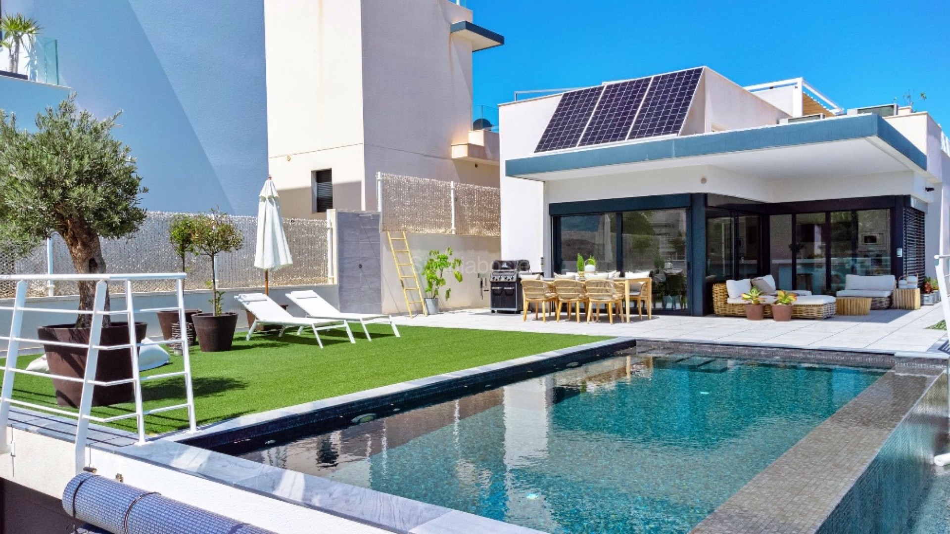 Resale - Villa -
San Miguel de Salinas