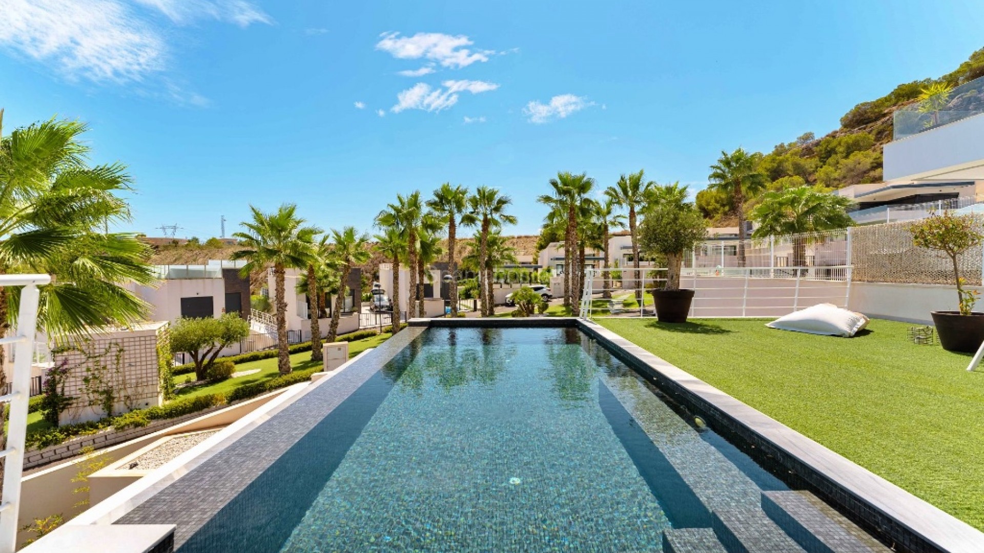 Resale - Villa -
San Miguel de Salinas