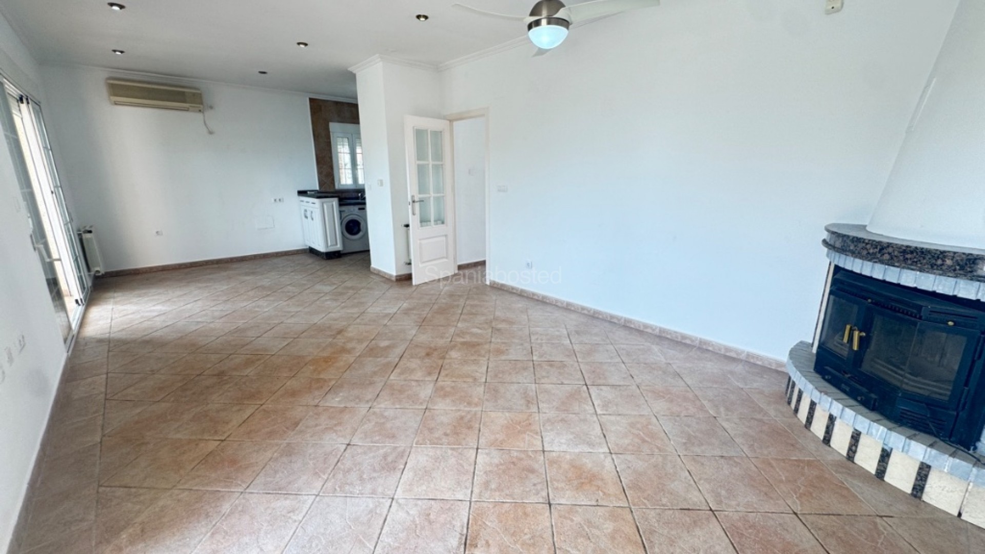 Resale - Villa -
San Miguel - San Miguel De Salinas