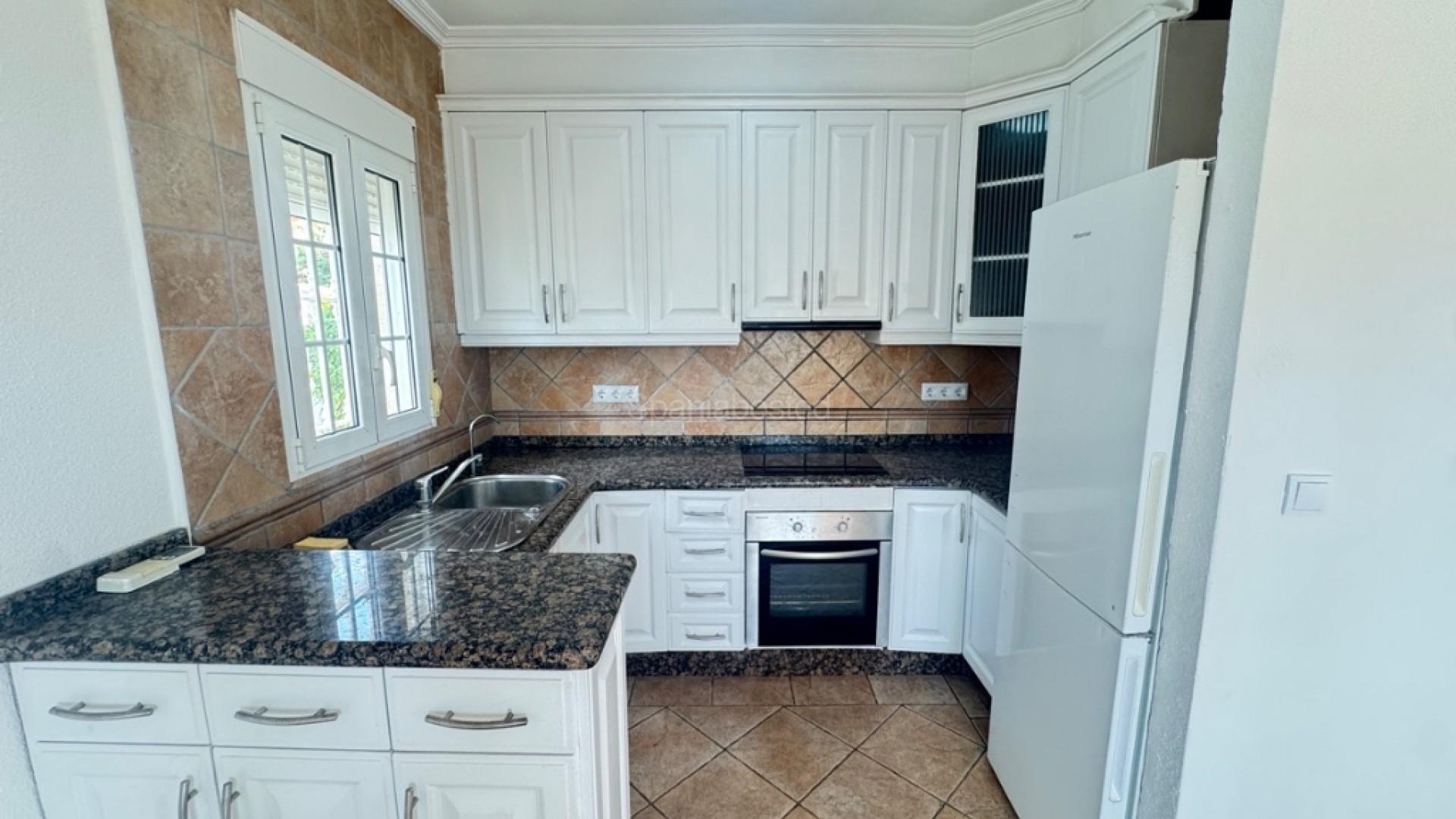 Resale - Villa -
San Miguel - San Miguel De Salinas