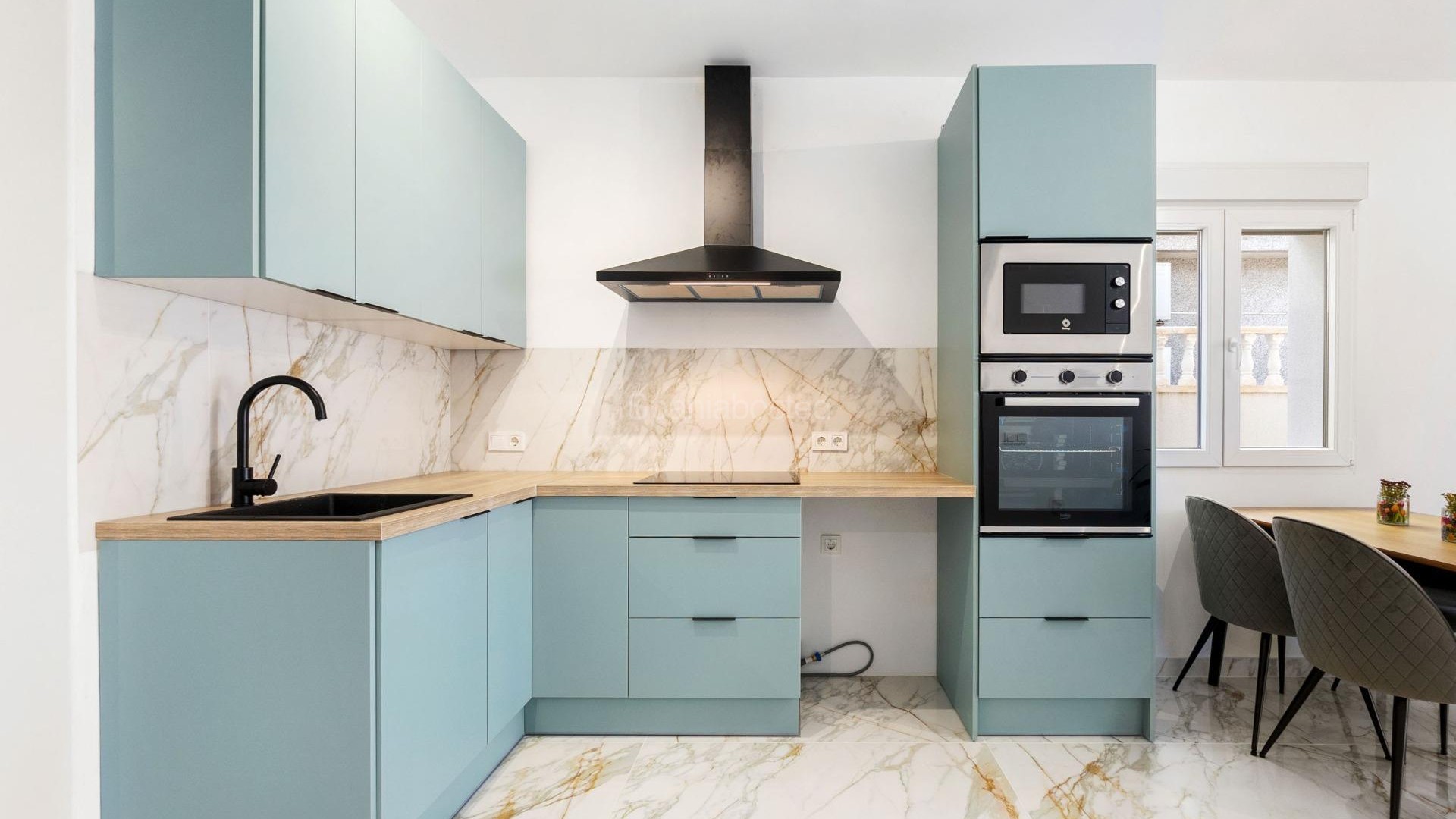 Resale - Villa -
Torrevieja - El chaparral