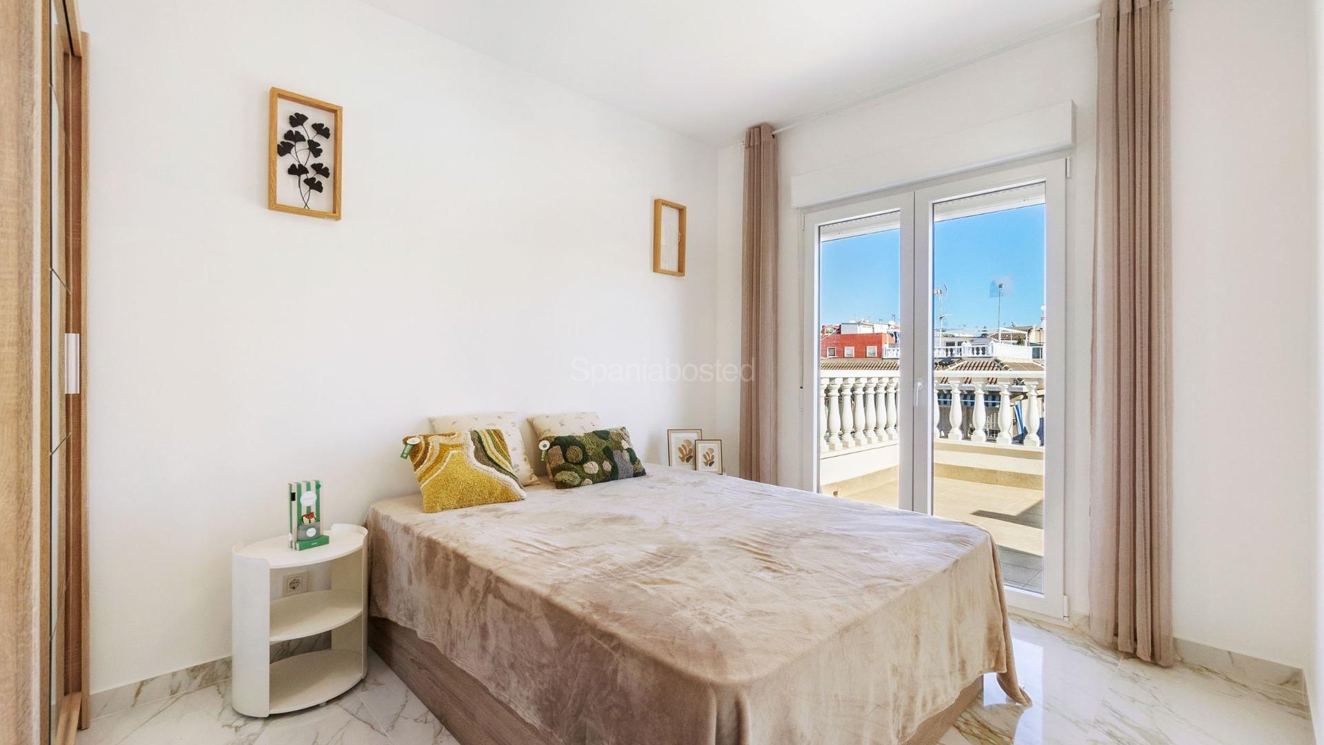 Resale - Villa -
Torrevieja - El chaparral