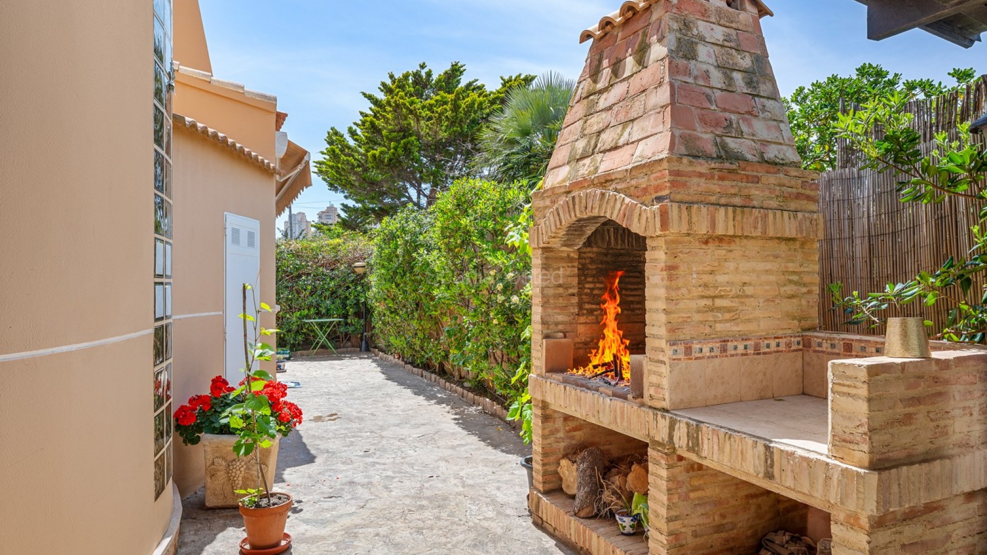 Resale - Villa -
Torrevieja - La Mata