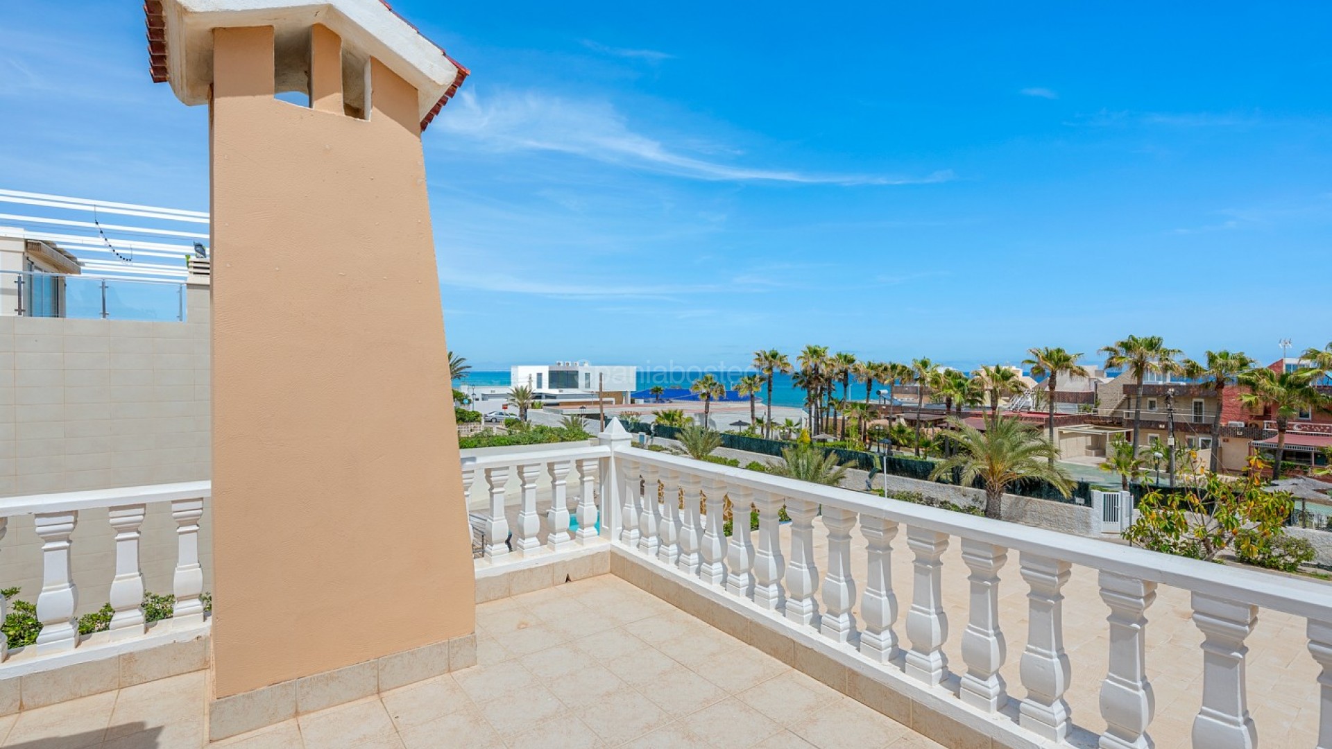Resale - Villa -
Torrevieja - La Mata