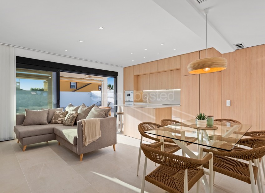 Resale - Villa -
Torrevieja