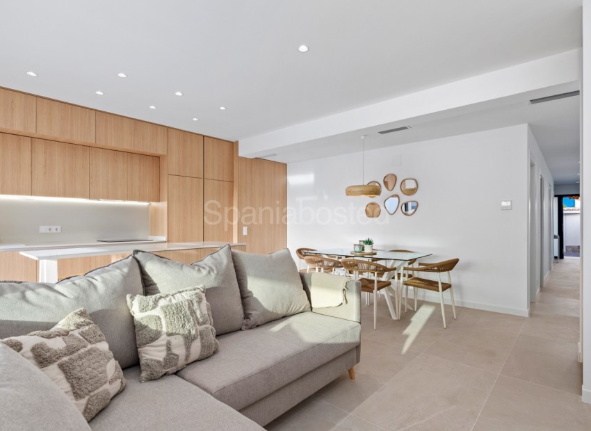 Resale - Villa -
Torrevieja