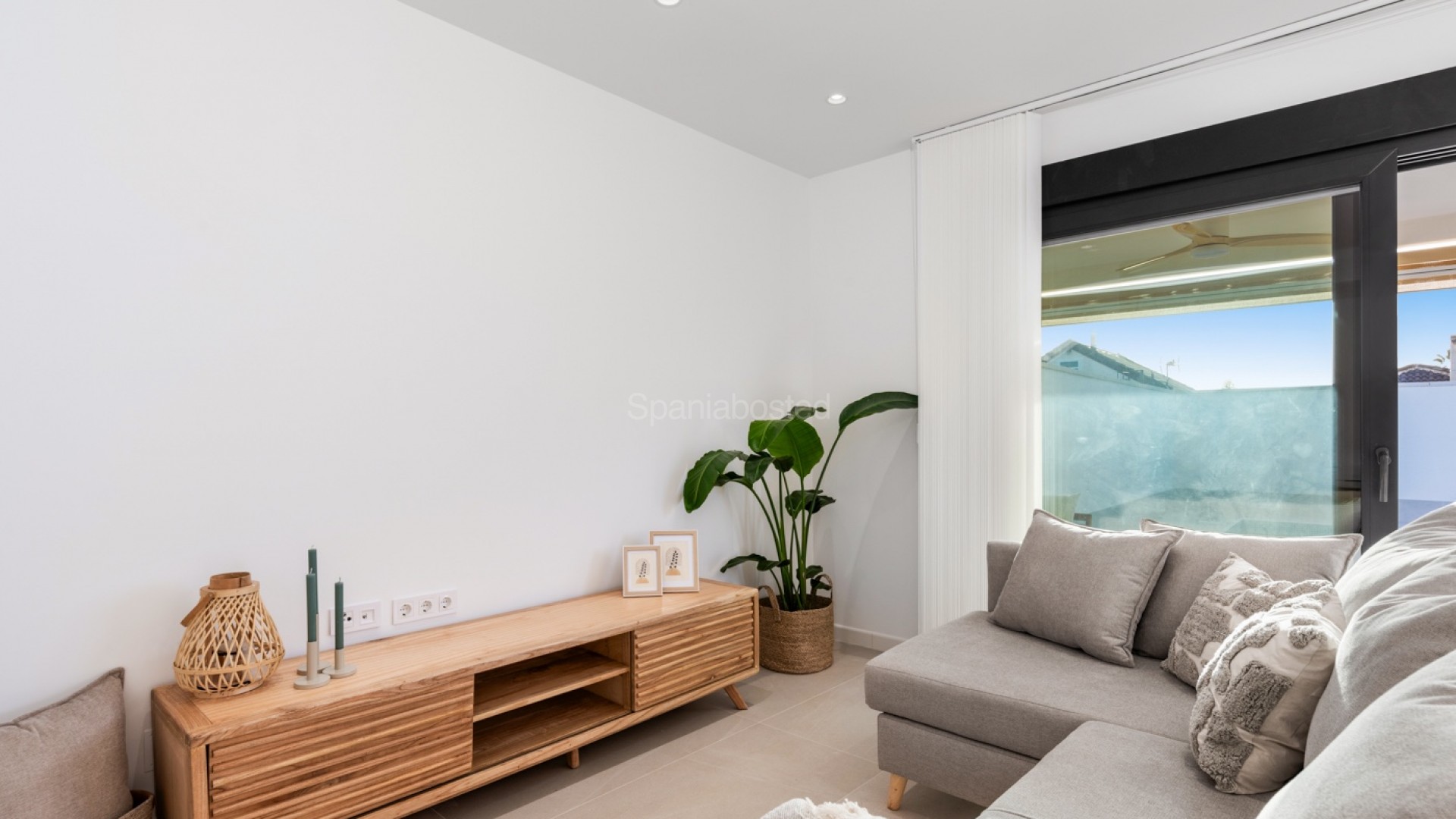 Resale - Villa -
Torrevieja