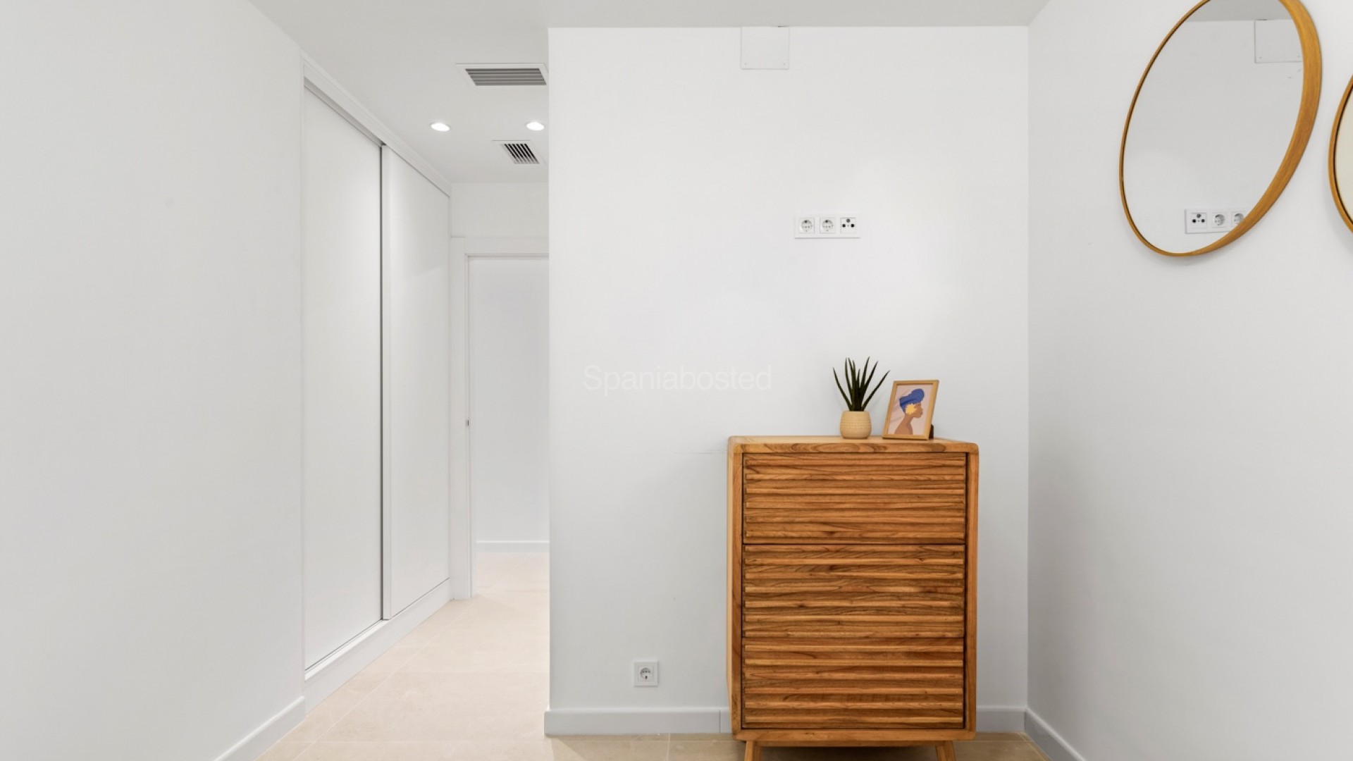 Resale - Villa -
Torrevieja