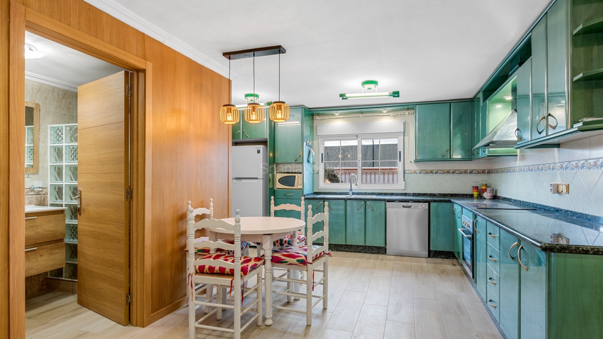 Resale - Villa -
Torrevieja