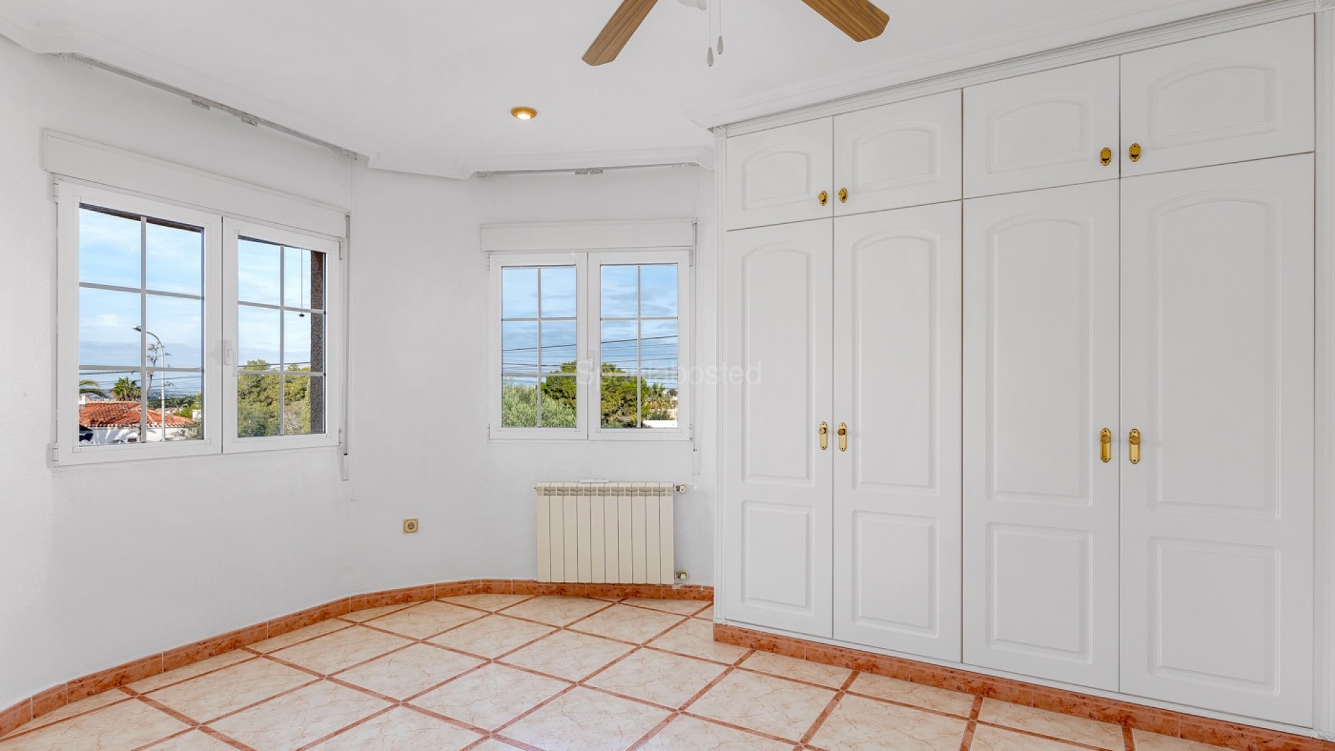 Resale - Villa -
Torrevieja