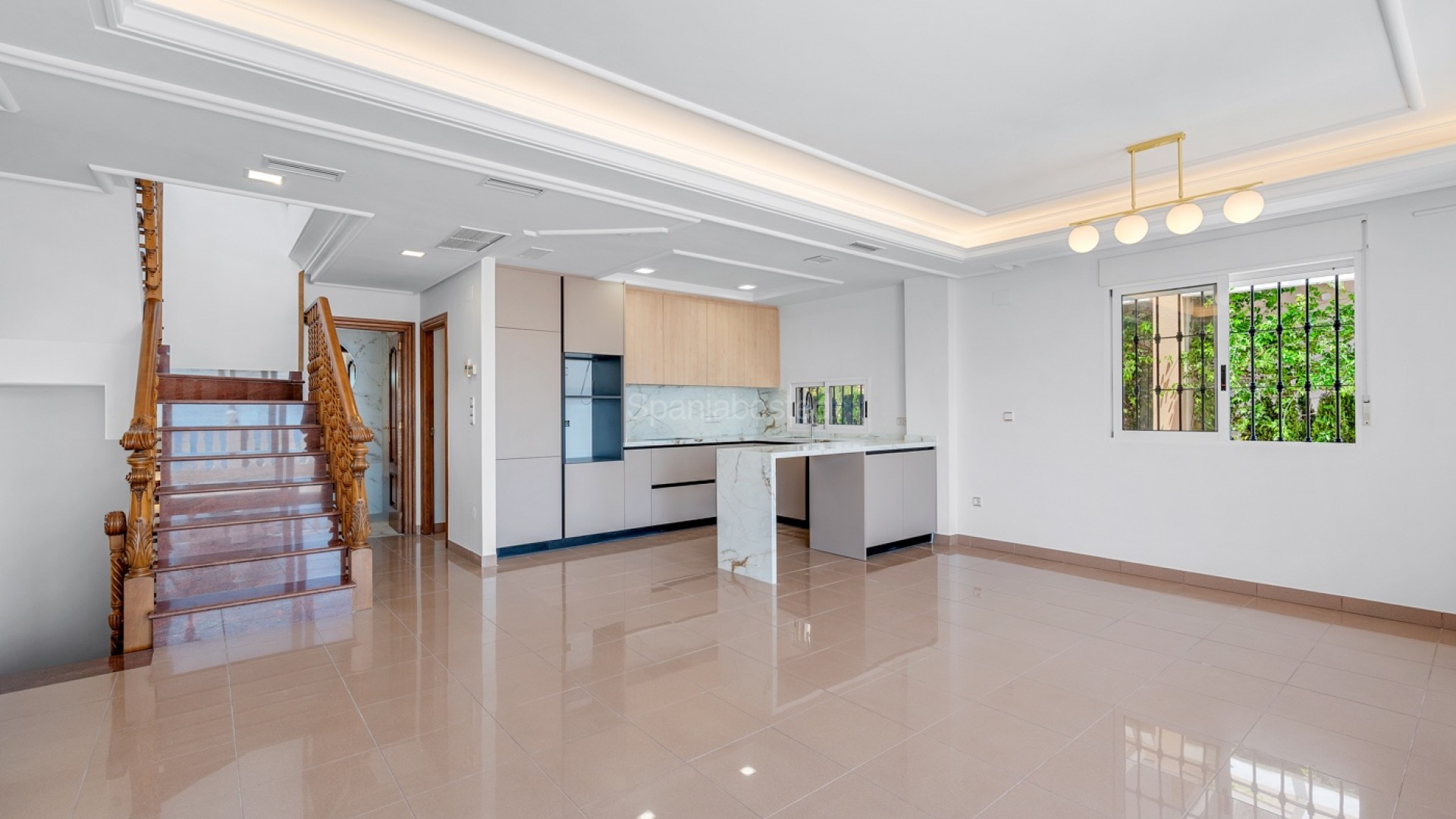 Resale - Villa -
Torrevieja