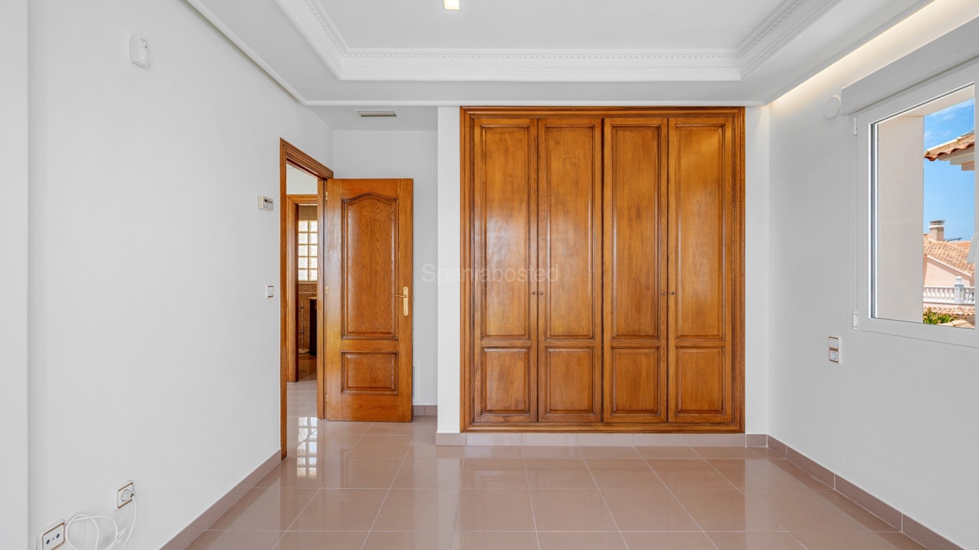 Resale - Villa -
Torrevieja