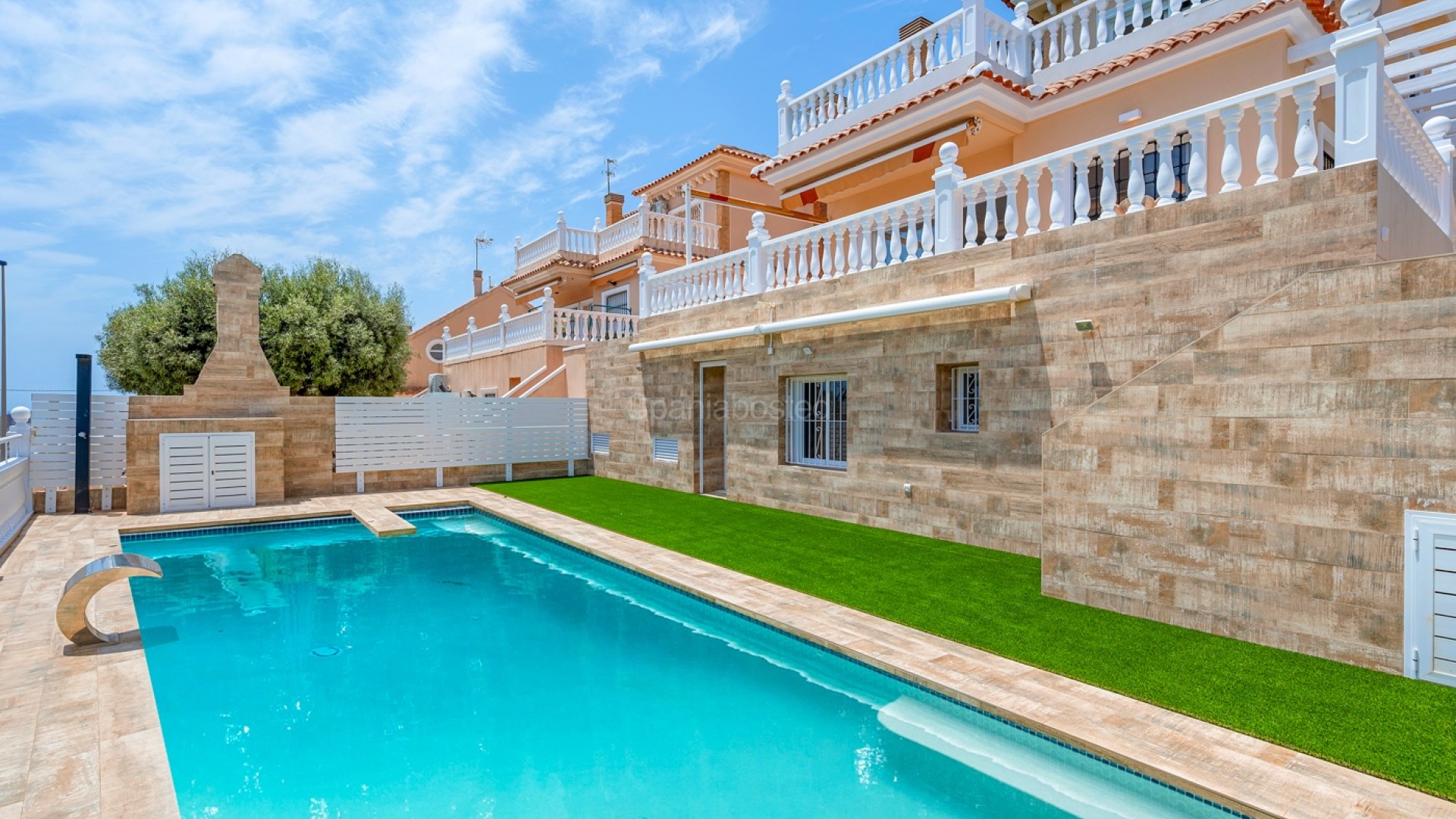 Resale - Villa -
Torrevieja