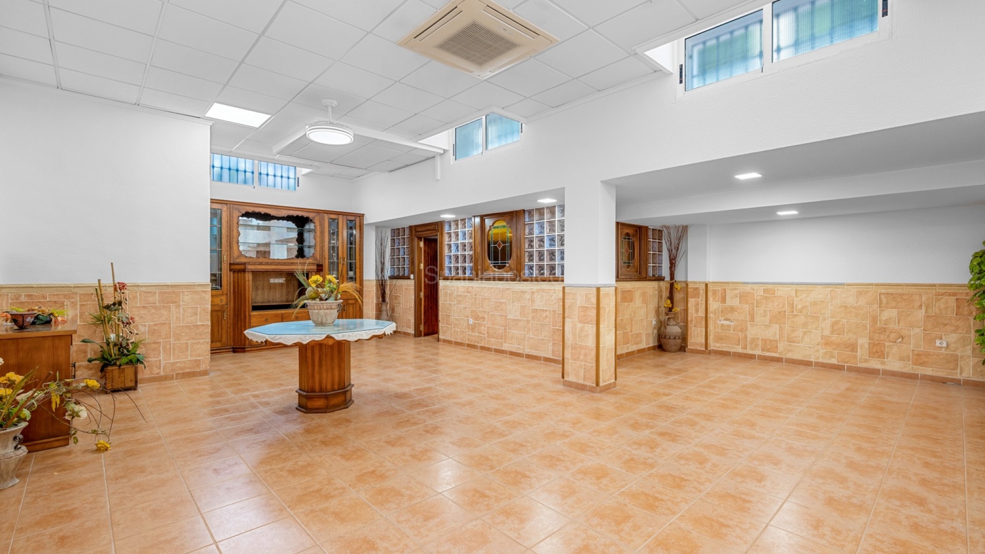 Resale - Villa -
Torrevieja