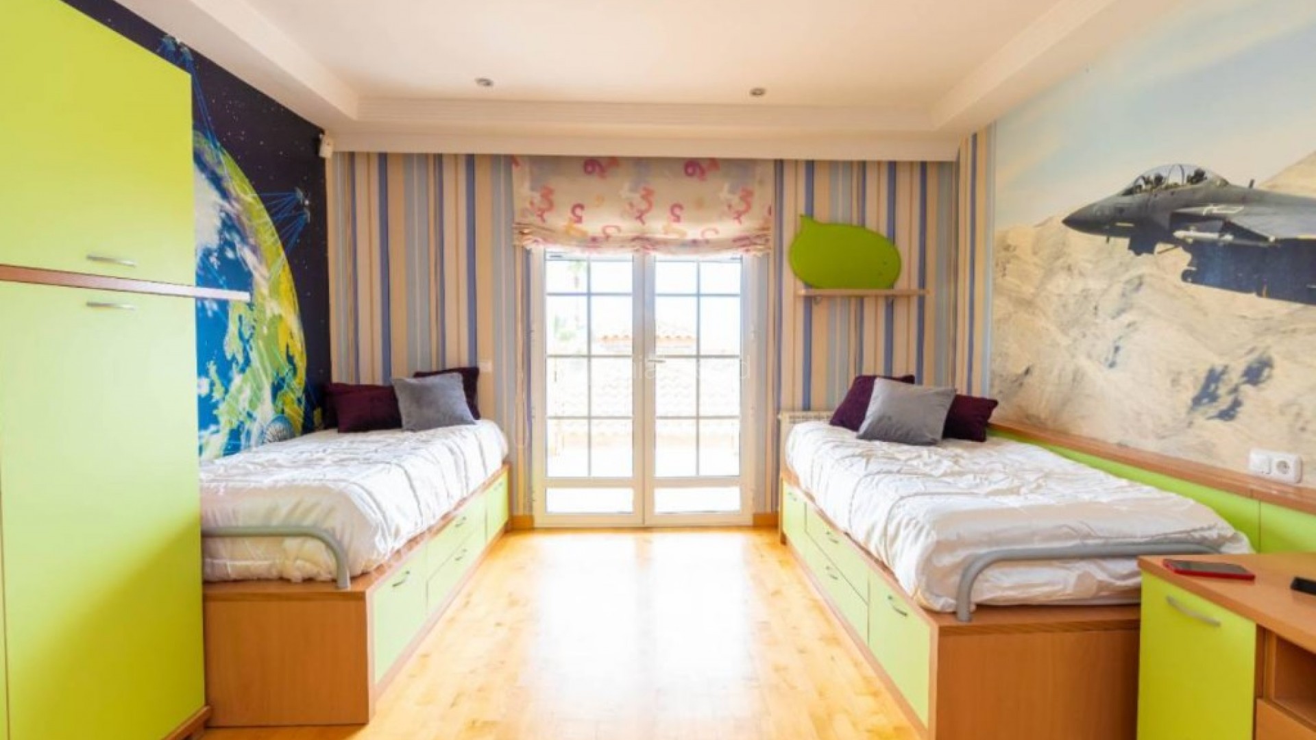 Resale - Villa -
Torrevieja