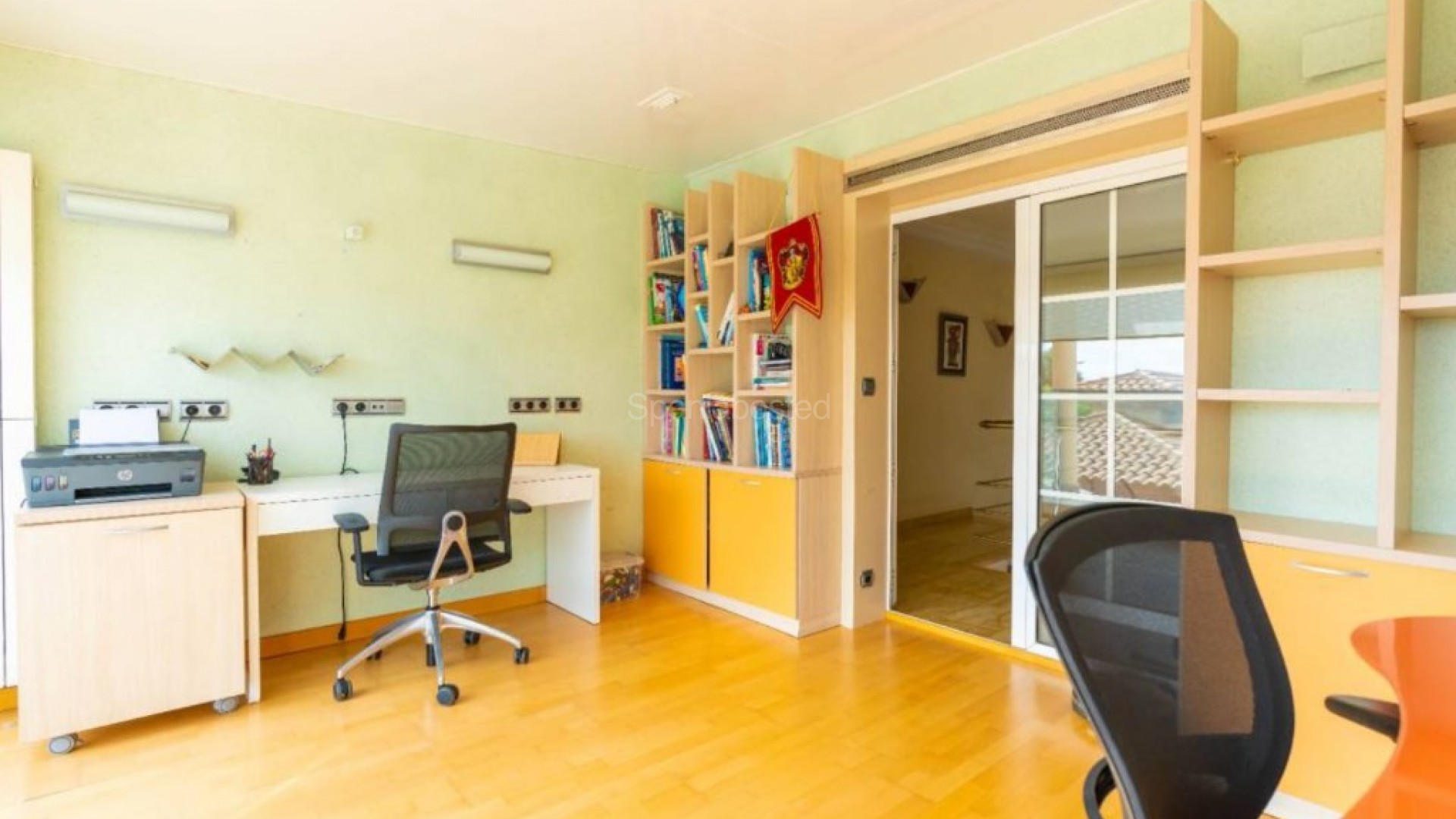 Resale - Villa -
Torrevieja