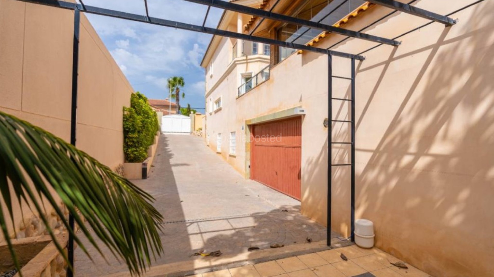 Resale - Villa -
Torrevieja