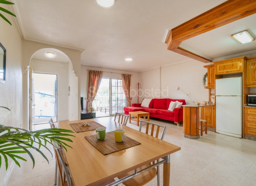 Segunda mano - Apartamento -
Algorfa