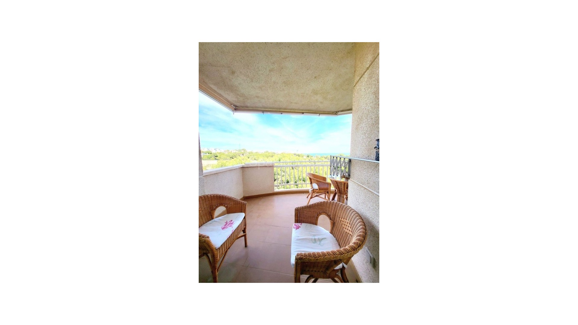 Segunda mano - Apartamento -
Dehesa de Campoamor - Campoamor