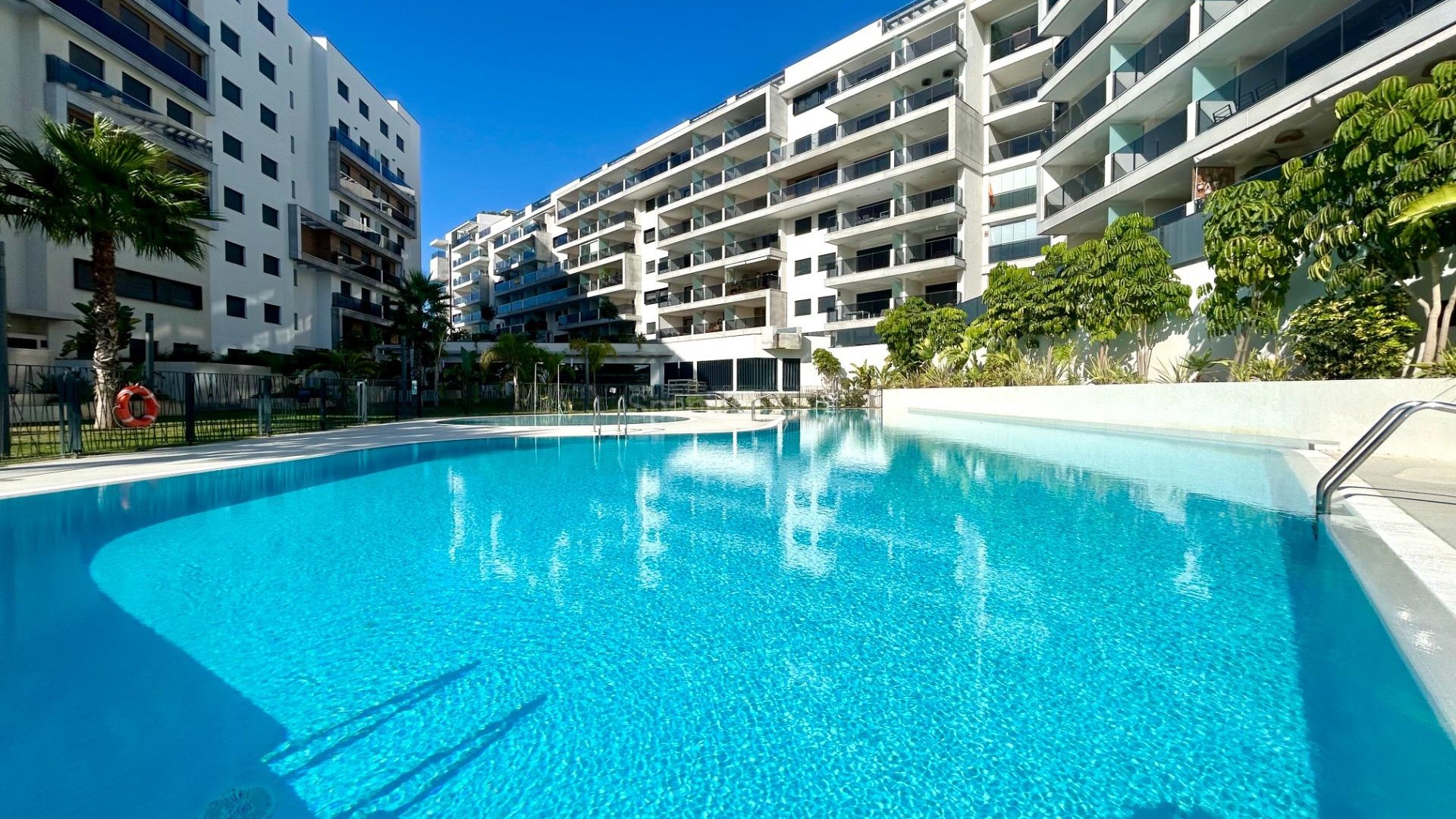 Segunda mano - Apartamento -
Dehesa de campoamor - Campoamor