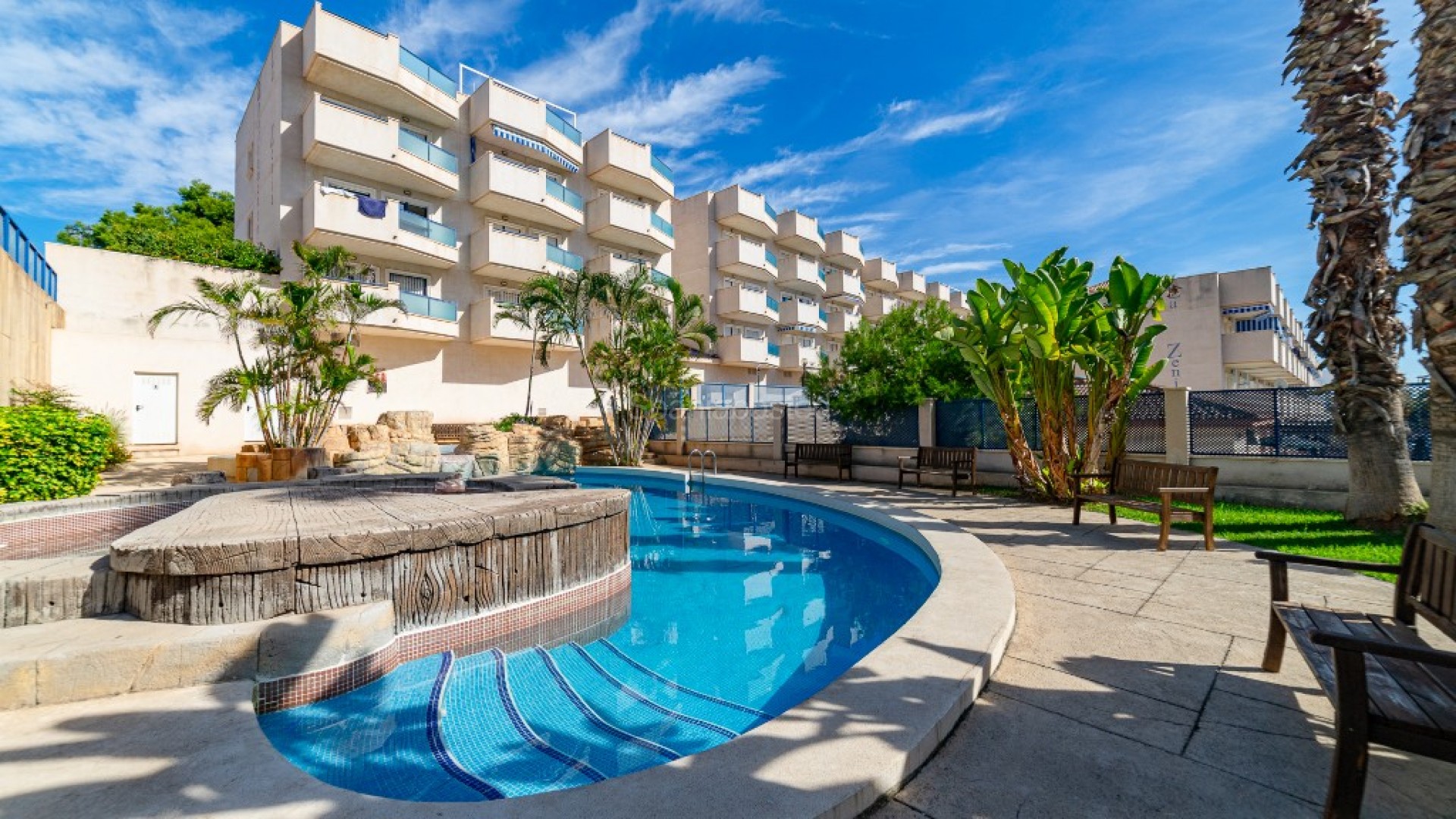 Segunda mano - Apartamento -
La Zenia