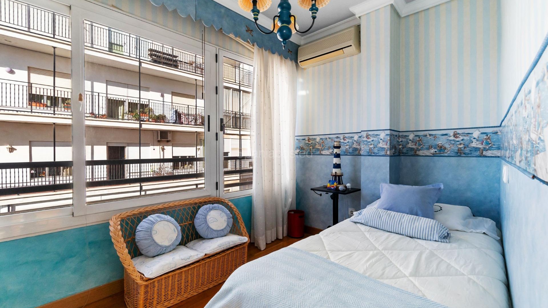 Segunda mano - Apartamento -
Torrevieja - Centro - Muelle Pesquero