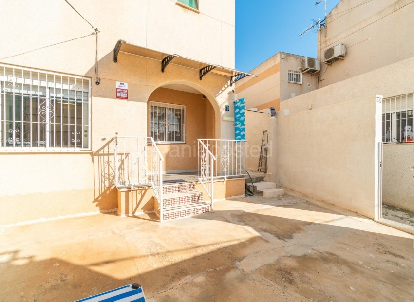 Segunda mano - Apartamento -
Torrevieja - Los Balcones