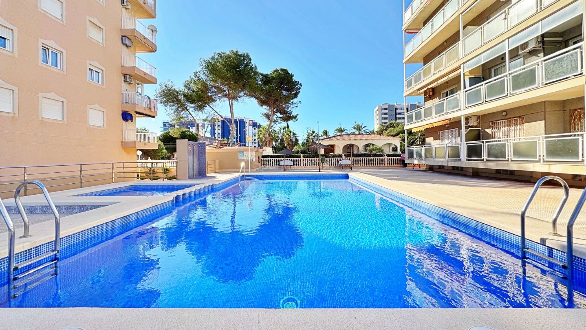 Segunda mano - Apartamento -
Torrevieja - Rocio del Mar