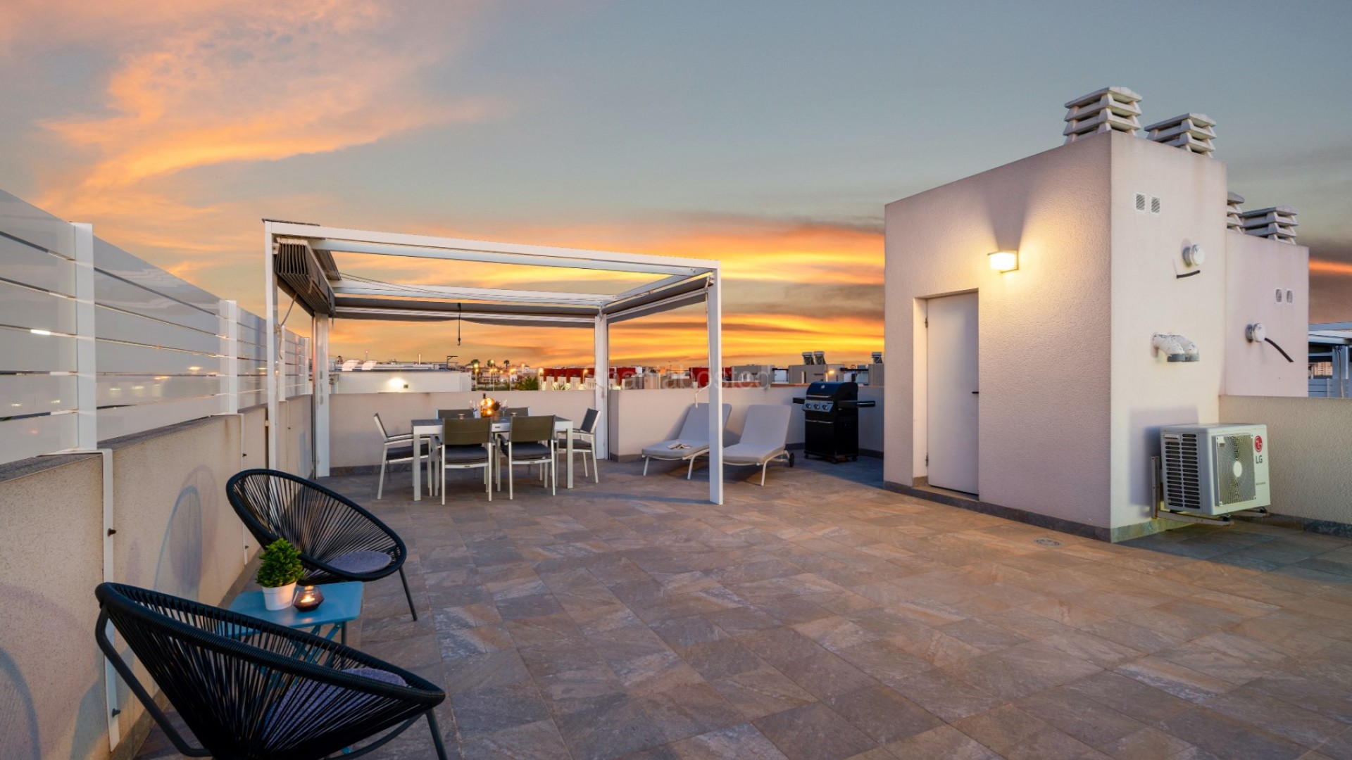 Segunda mano - Apartamento -
Torrevieja