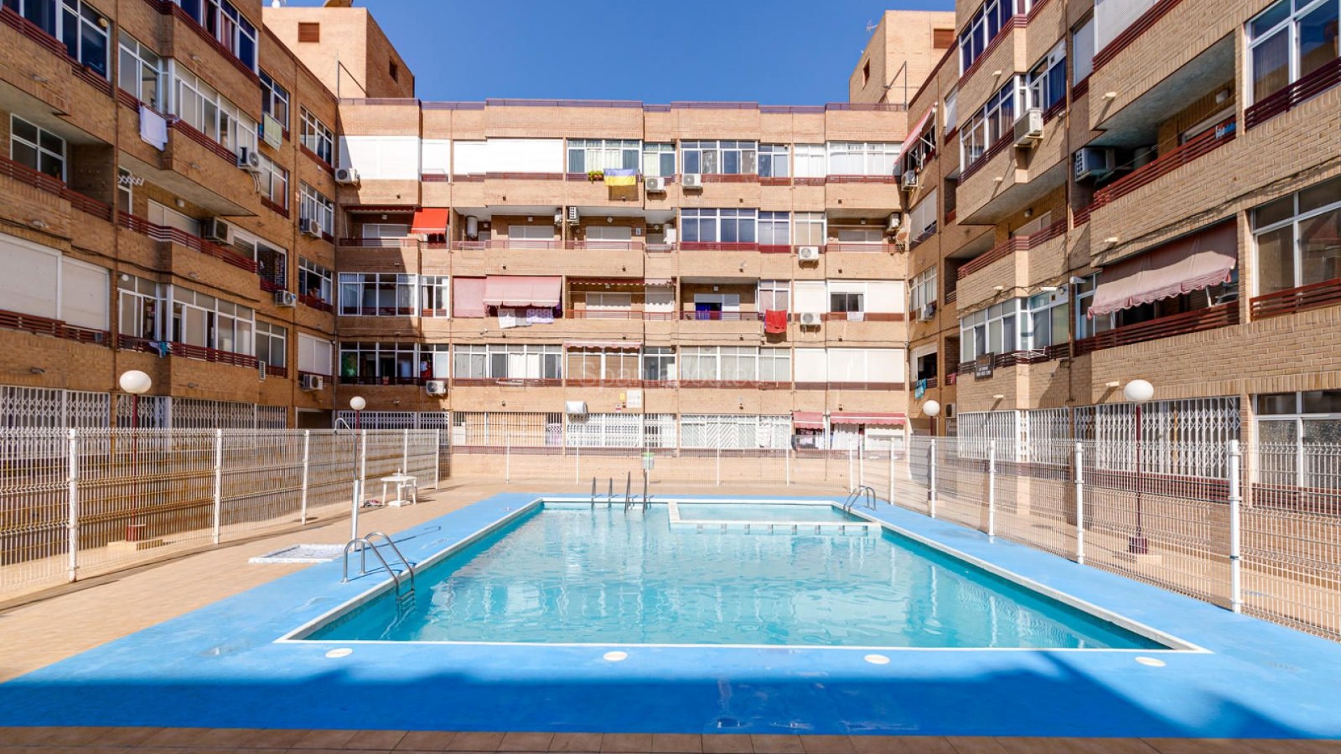 Segunda mano - Apartamento -
Torrevieja