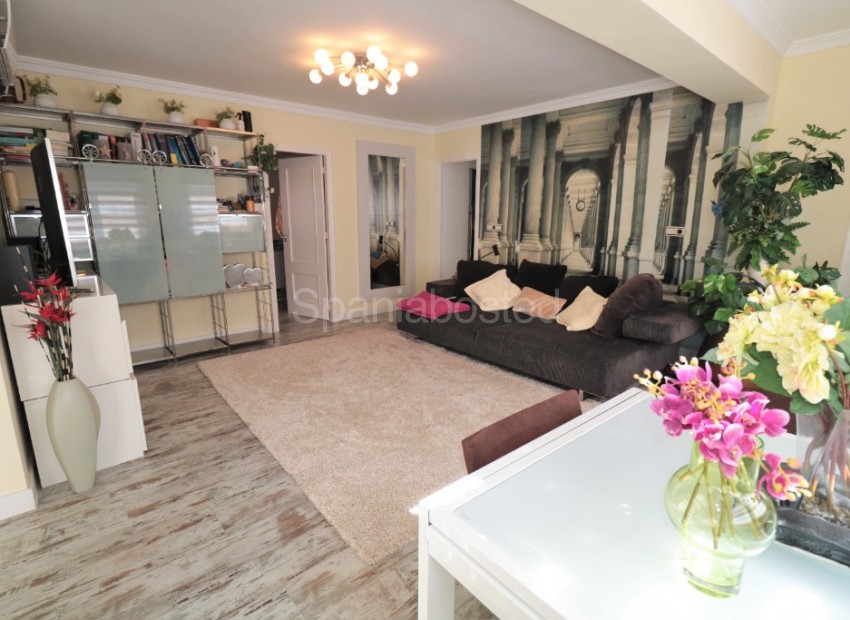 Segunda mano - Apartamento -
Torrevieja