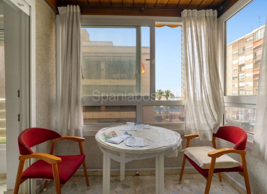 Segunda mano - Apartamento -
Torrevieja