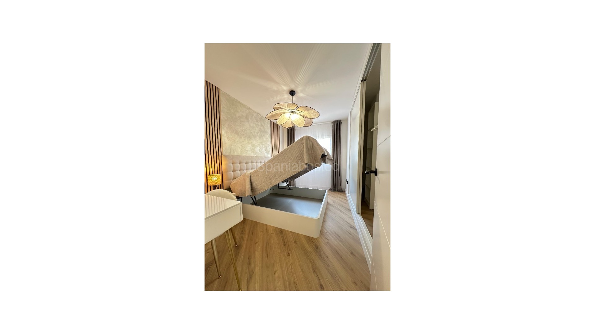 Segunda mano - Apartamento -
Torrevieja