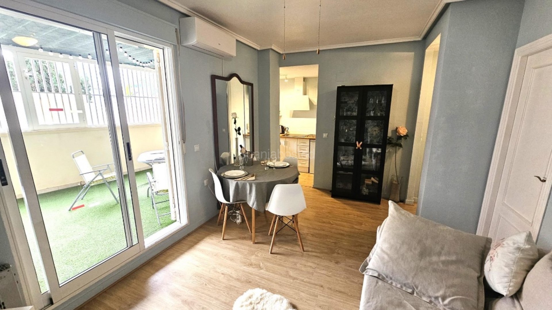 Segunda mano - Apartamento -
Torrevieja