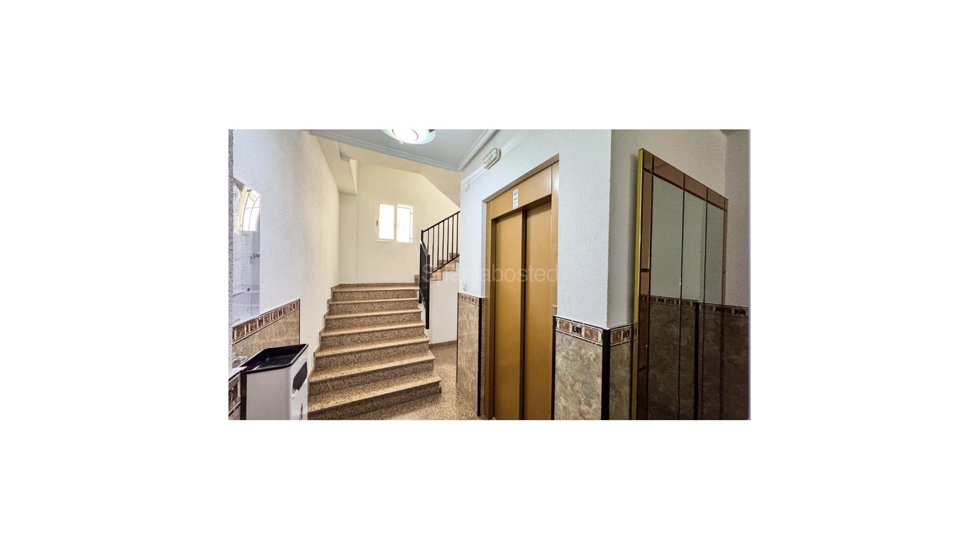 Segunda mano - Apartamento -
Torrevieja