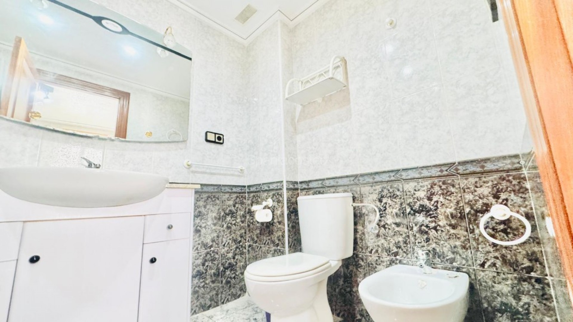 Segunda mano - Apartamento -
Torrevieja