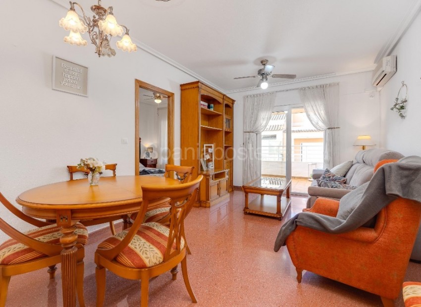 Segunda mano - Apartamento -
Torrevieja