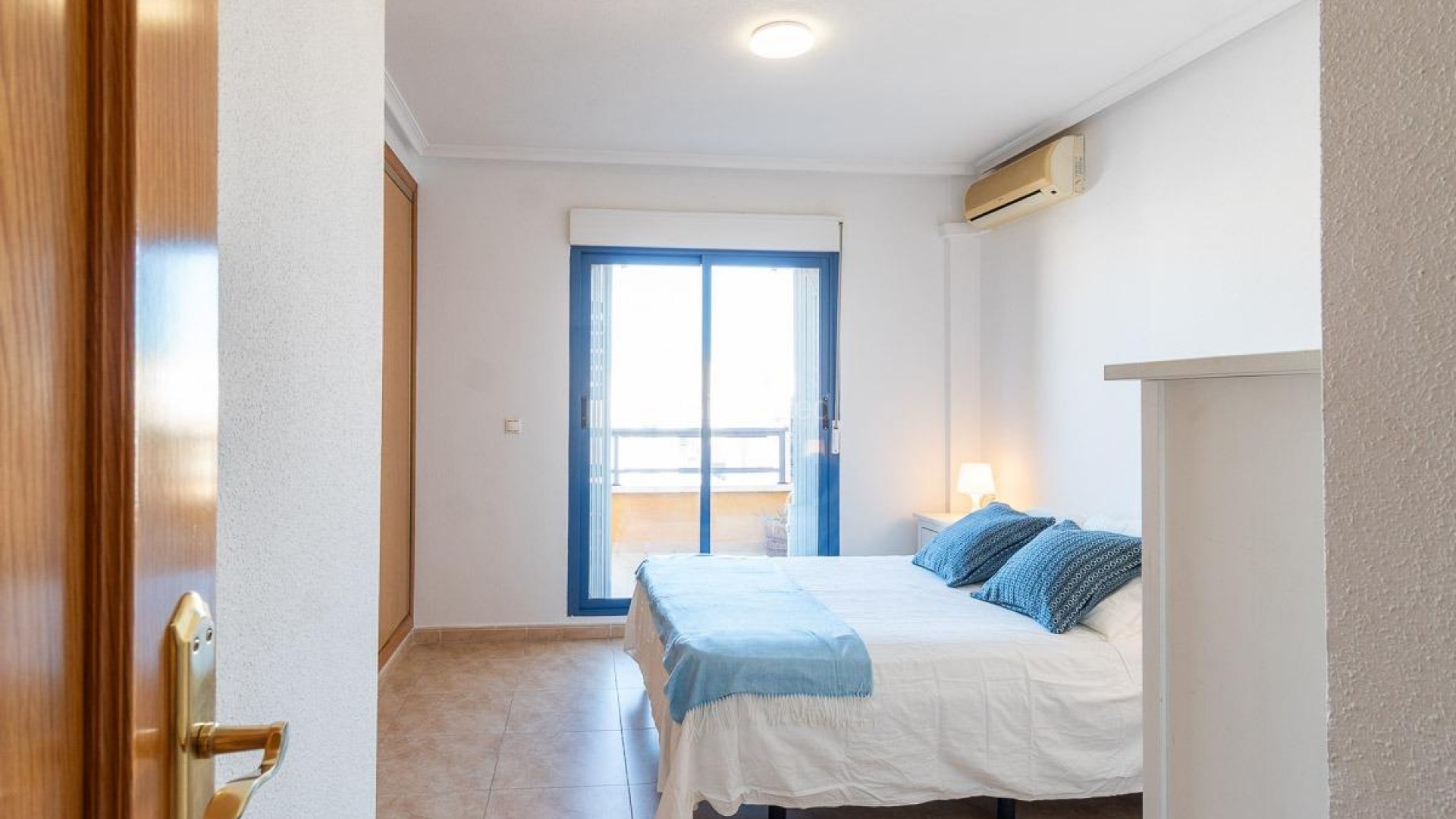 Segunda mano - Apartamento -
Torrevieja