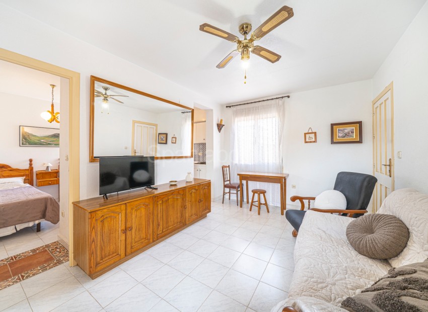 Segunda mano - Apartamento -
Torrevieja
