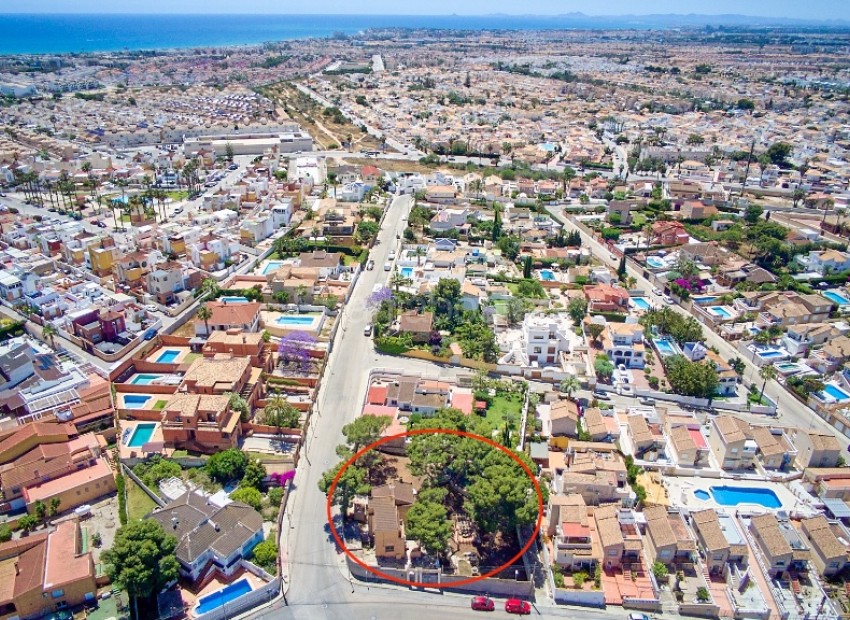 Segunda mano - Tierra -
Torrevieja - Los Balcones