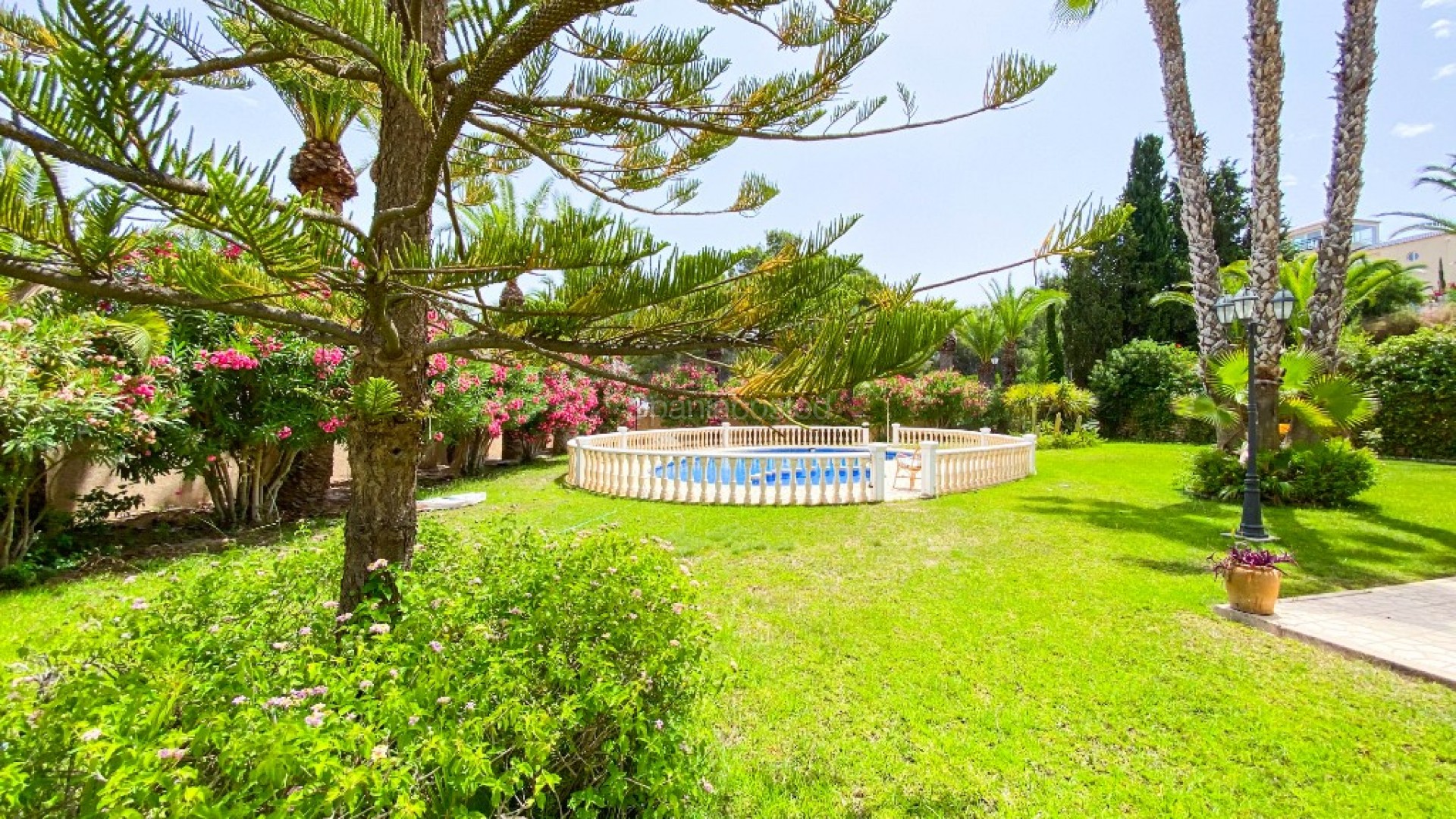 Segunda mano - Villa -
Alicante - Villamartin