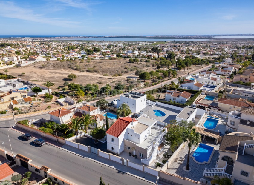 Segunda mano - Villa -
Ciudad Quesada - Rojales - Rojales