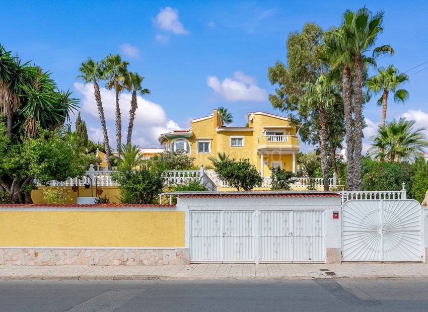 Segunda mano - Villa -
Ciudad Quesada - Rojales - Rojales