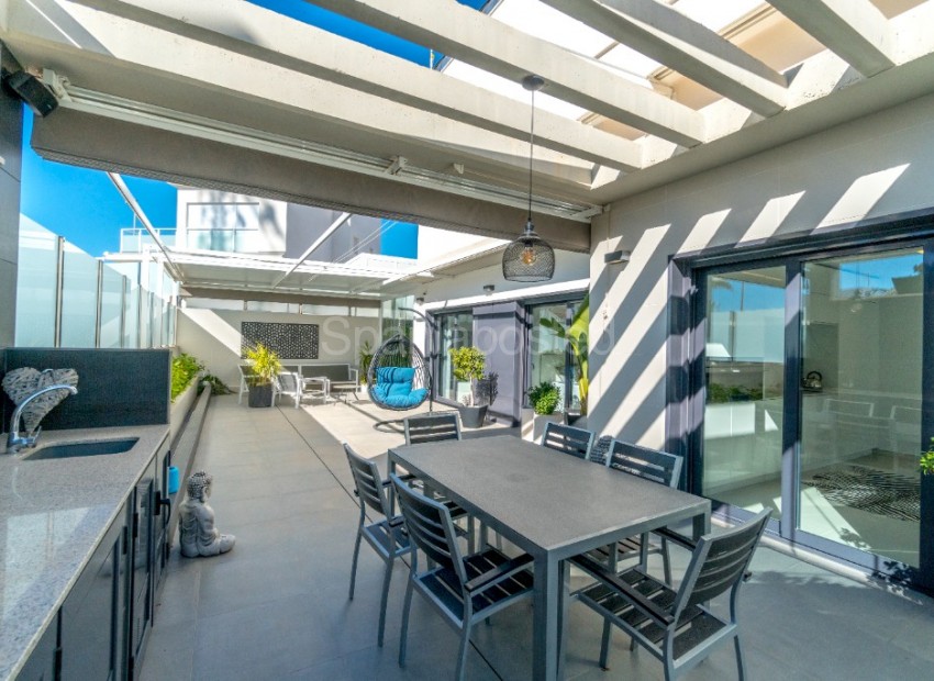 Segunda mano - Villa -
Dehesa de Campoamor - Campoamor