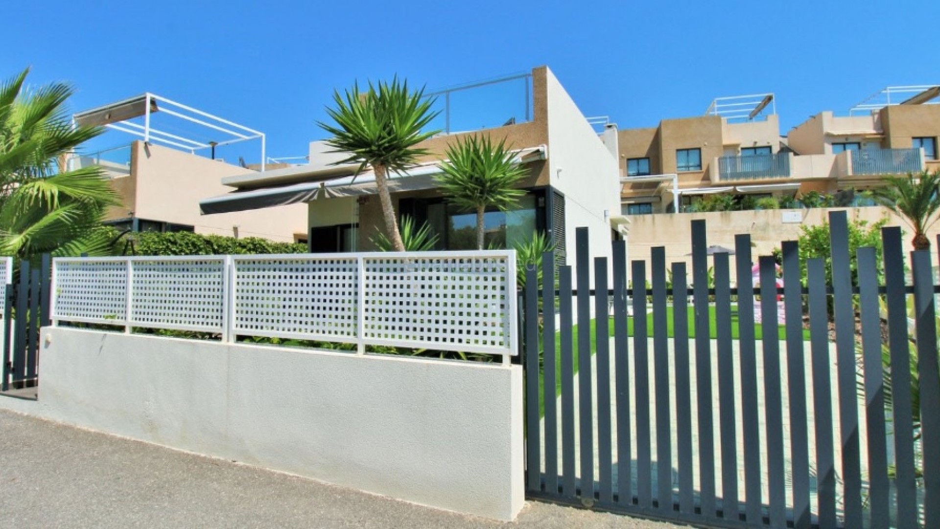 Segunda mano - Villa -
La Zenia