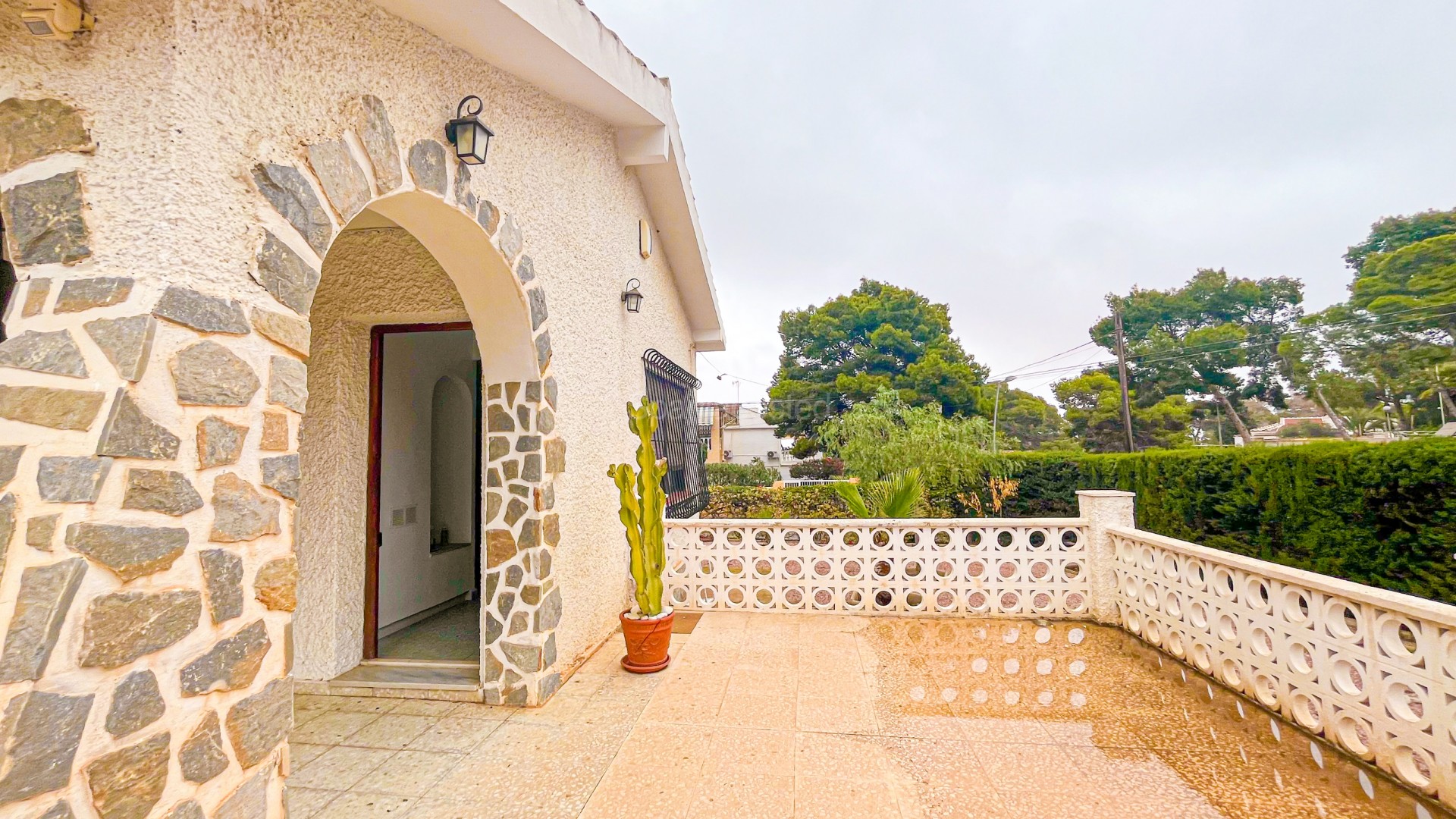 Segunda mano - Villa -
Los Balcones - Los Altos del Edén - Los Balcones