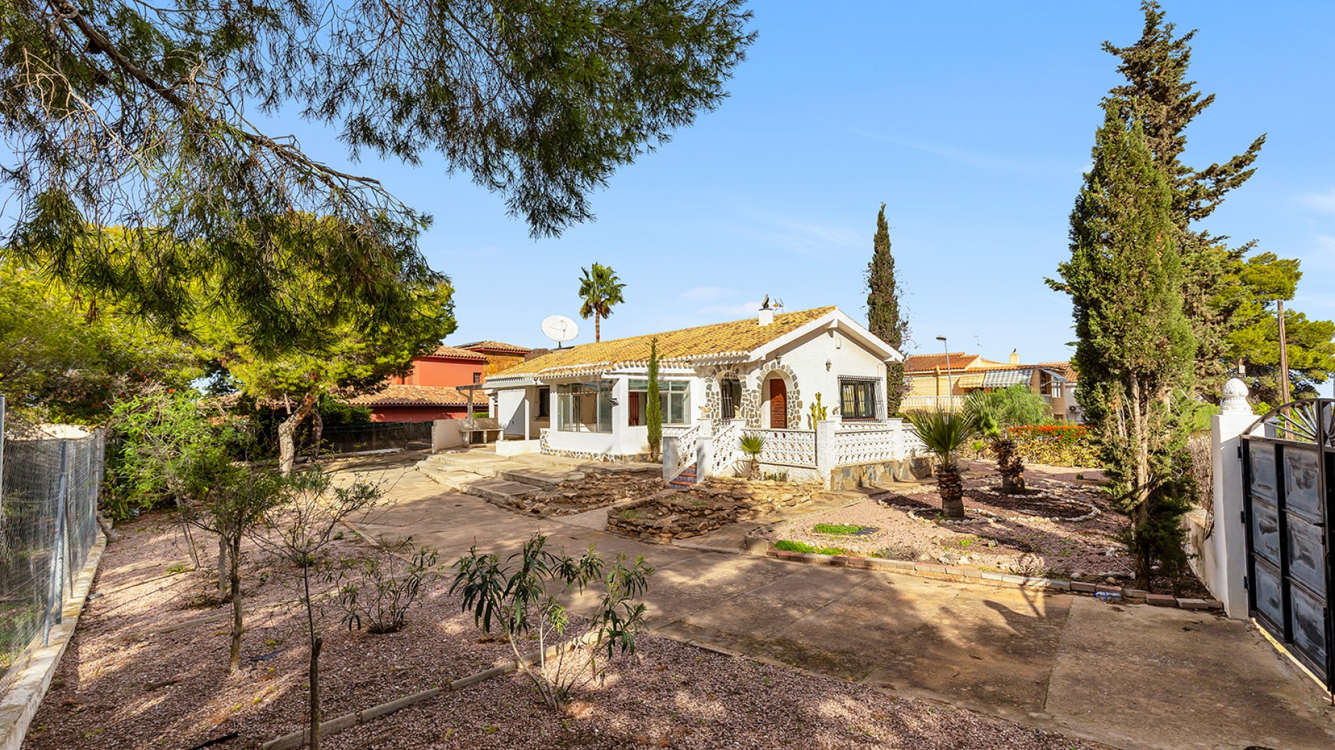 Segunda mano - Villa -
Los Balcones - Los Altos del Edén - Los Balcones