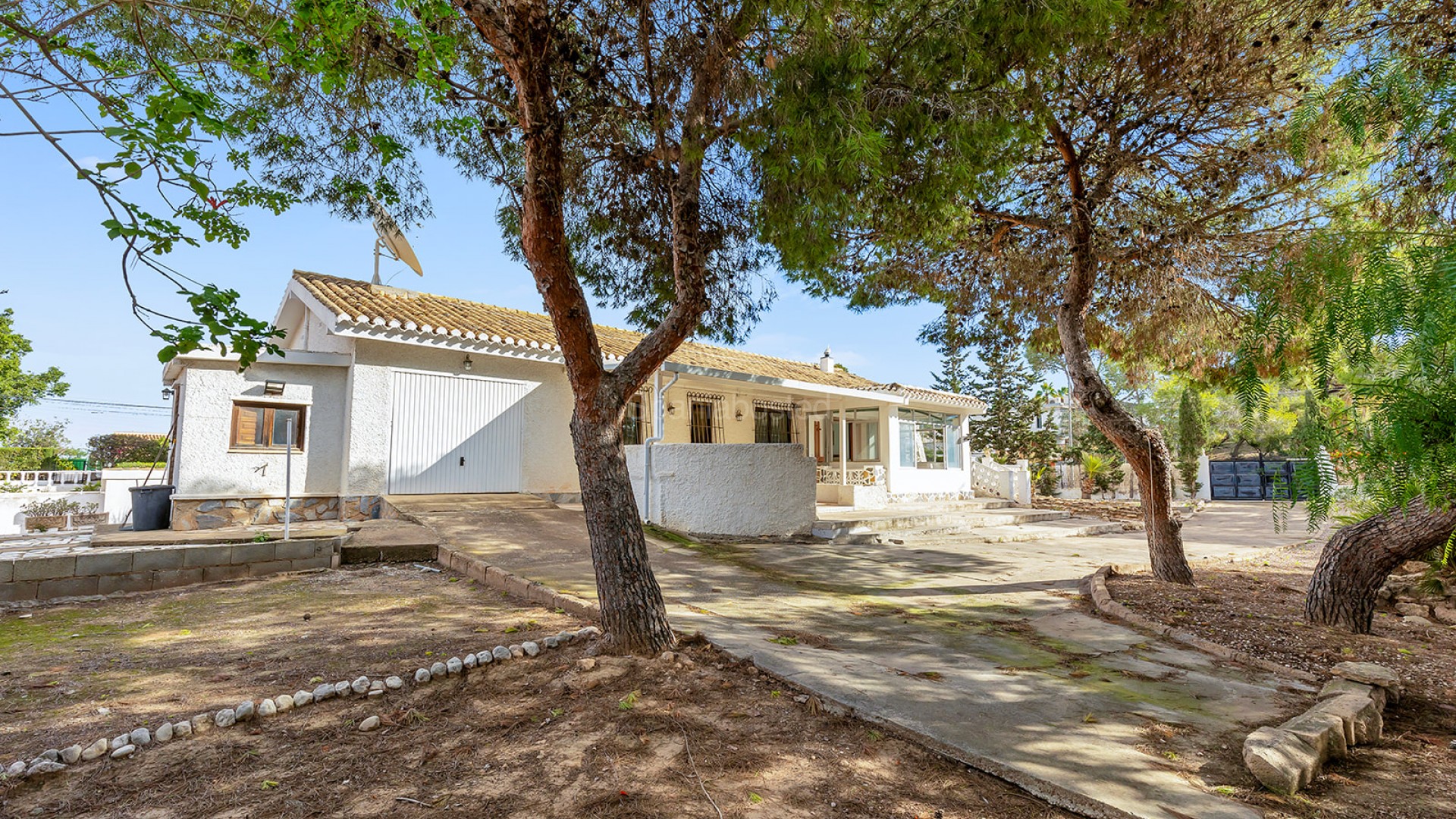 Segunda mano - Villa -
Los Balcones - Los Altos del Edén - Los Balcones