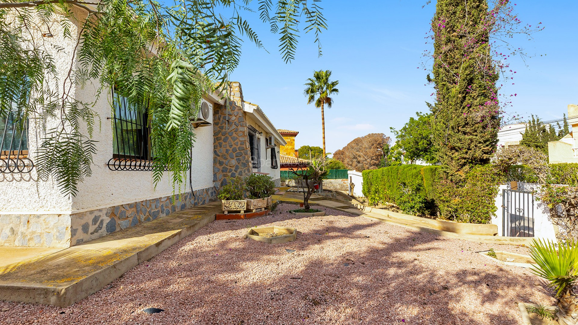 Segunda mano - Villa -
Los Balcones - Los Altos del Edén - Los Balcones