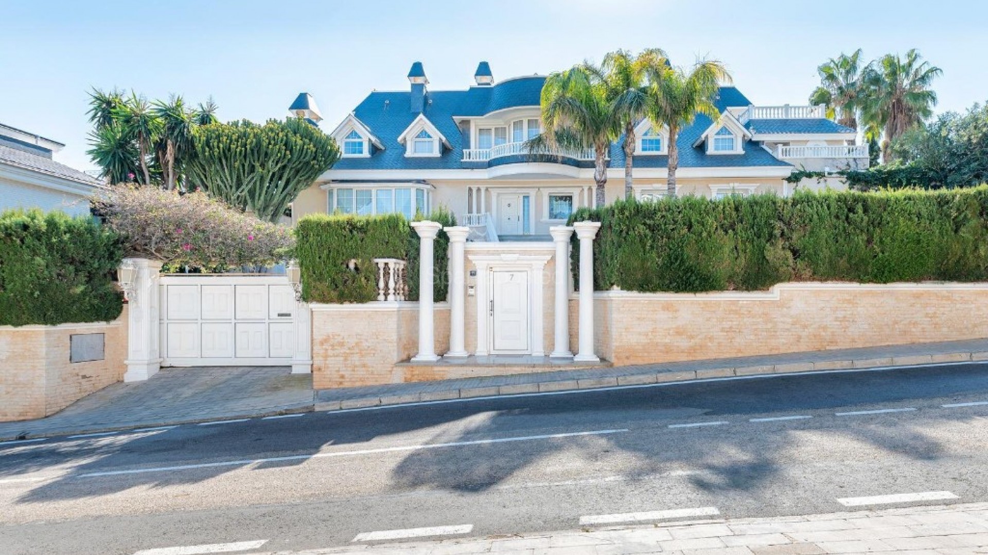 Segunda mano - Villa -
Playa San Juan